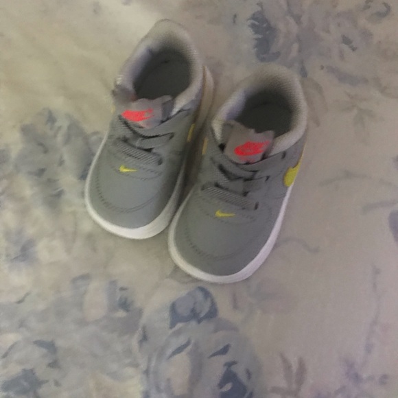 Hate to get ride of but my baby can no longer fit - Picture 2 of 4